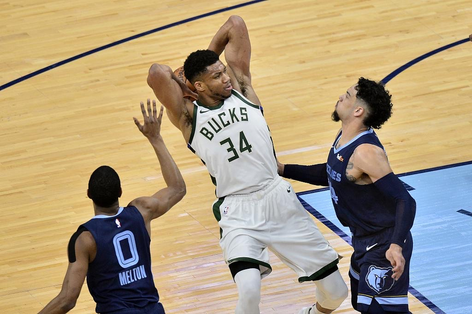 开云-亚冠赛程吃紧，密尔沃基雄鹿关键时刻完成体检，态度坚定，年轻球员得到机会的简单介绍